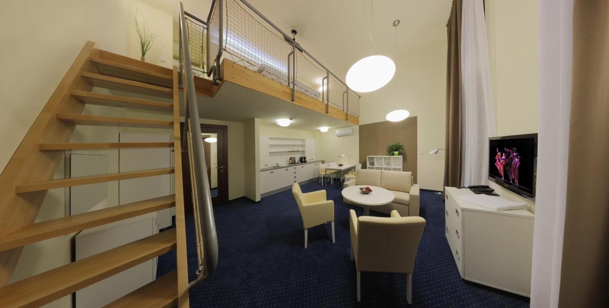 Esmarin Wellness Hotel Mníšek pod Brdy Exteriör bild