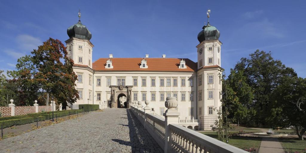 Esmarin Wellness Hotel Mníšek pod Brdy Exteriör bild